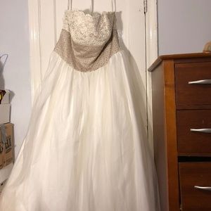 David's Bridal Strapless Wedding Dress